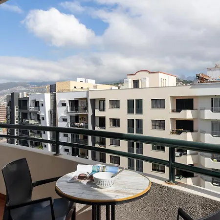 Golden Star Av By An Island * Funchal