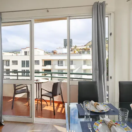 Golden Star Av By An Island Apartament *