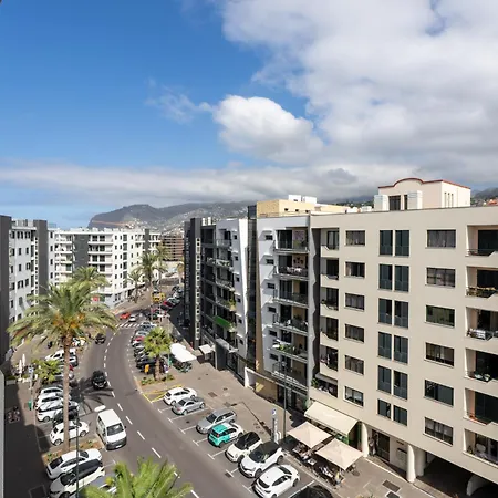 Golden Star Av By An Island *